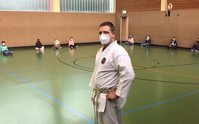 Expertenbesuch in der Turnhalle: Karatetrainer zu Gast