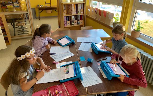Kinder der Schuleingangsphase erwerben "iPad Führerschein"