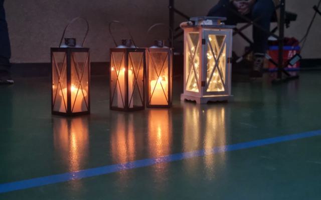 Freitage im Advent: Gemeinsames Singen und Klassenaktionen