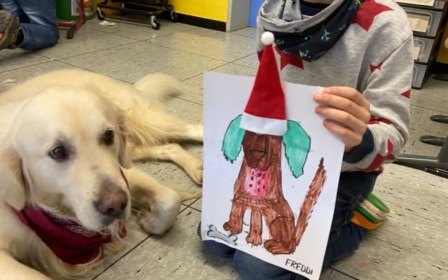 Weihnachts-Kunst-AG mit Freddi