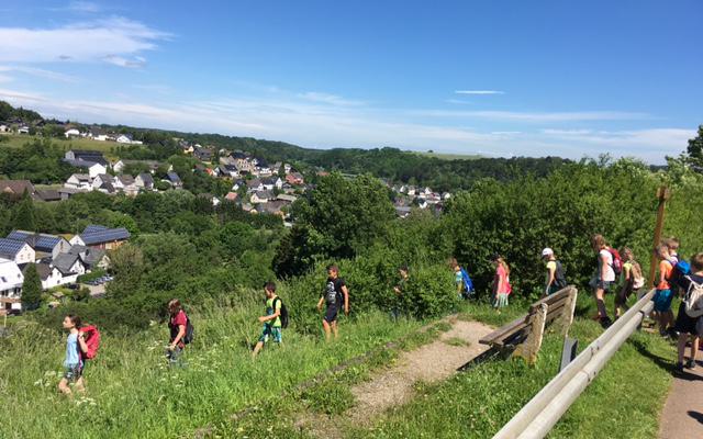 Die Klassen 4a und 4b in Nettersheim