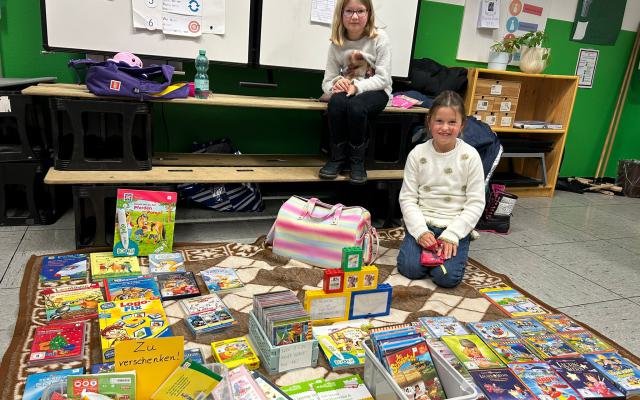 Ein Flohmarkt von Kindern für Kinder